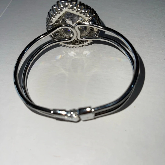 NWOT Australian Statement Crystal Bracelet - Picture 3 of 4